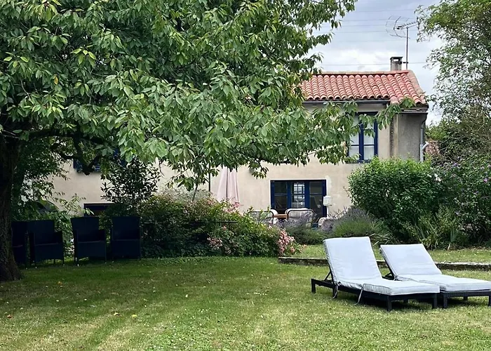 Character With Private Pool - Chez Sophie *